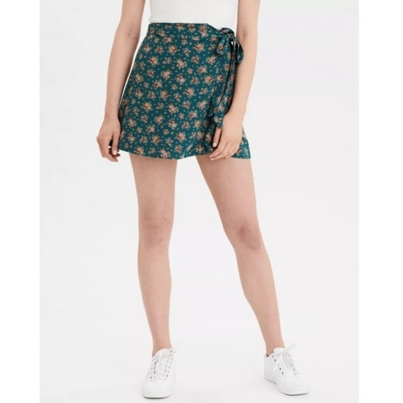 American Eagle AEO Green Floral Wrap Skirt Side Tie Women's Medium M Cottage EUC - Picture 2 of 11